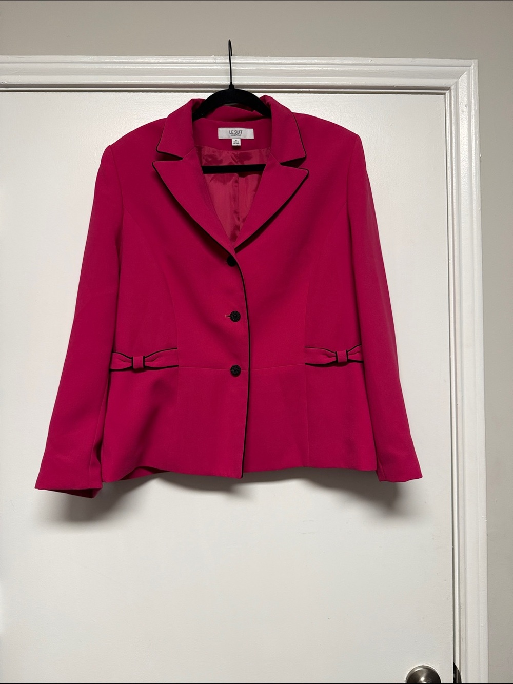Le Suit Essentials: Fuschia Pink & Black Blazer